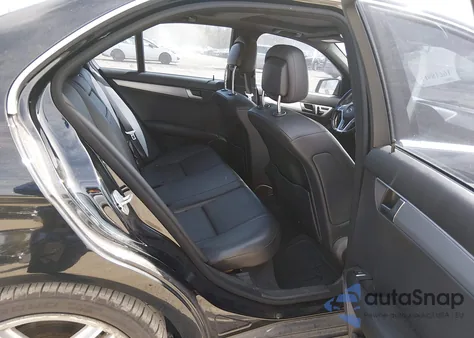 2013 Mercedes-Benz C 300 Sport 4Matic из США, поврежденный, VIN WDDGF8AB5DA879528